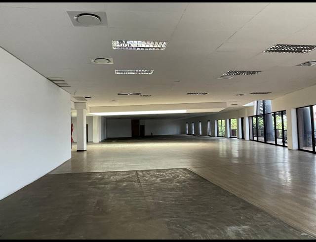 1,296M² OFFICE TO LET IN RIVONIA
